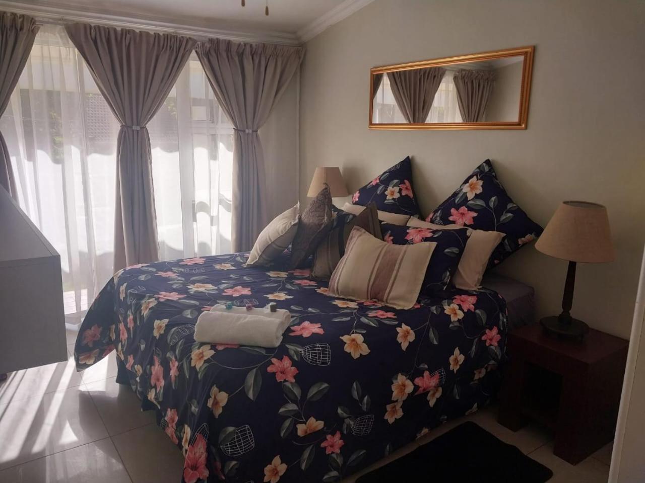 The Giraffe Room At Frederick'S Place Pretoria-Noord Exterior foto