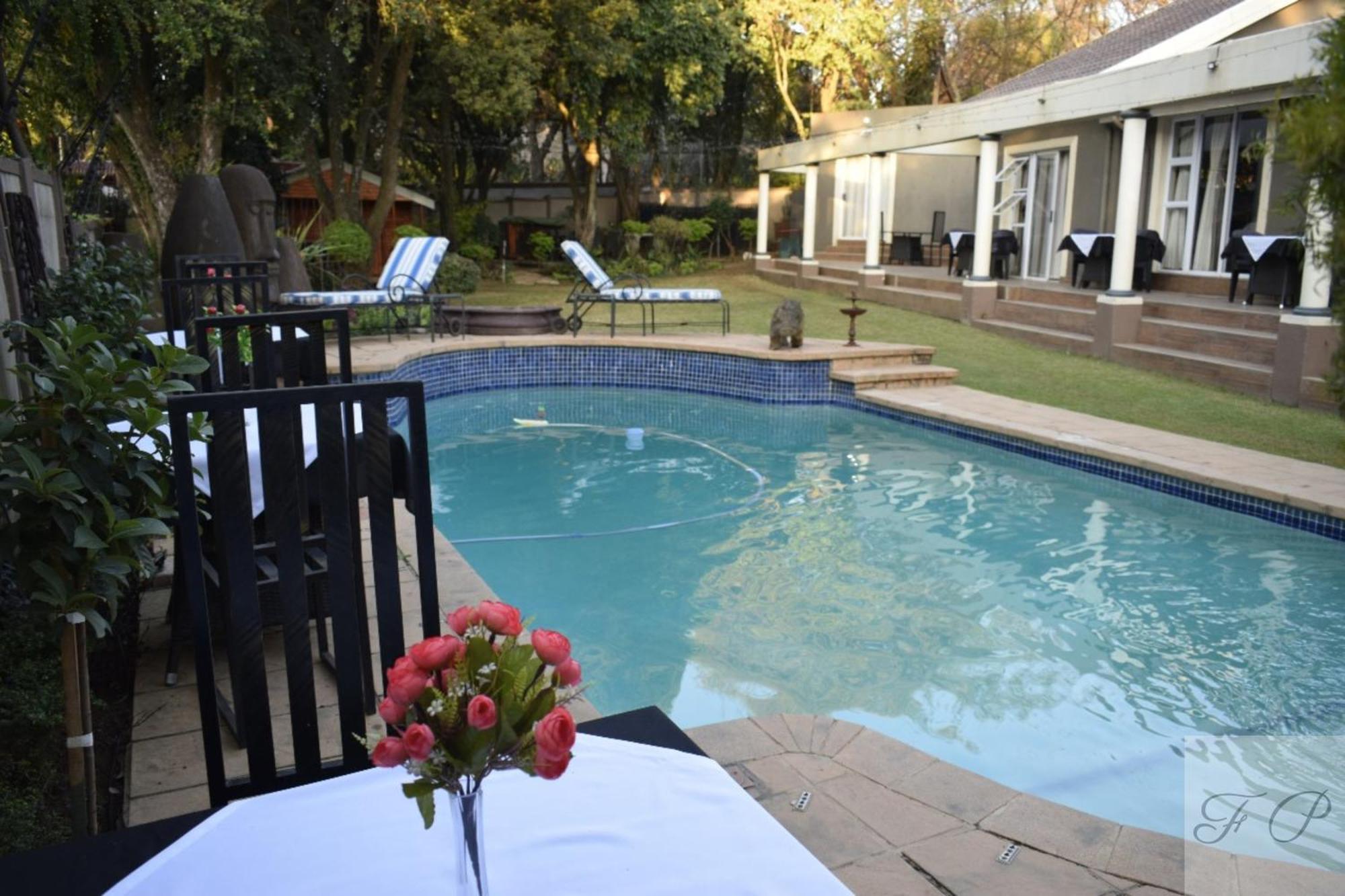 The Giraffe Room At Frederick'S Place Pretoria-Noord Exterior foto