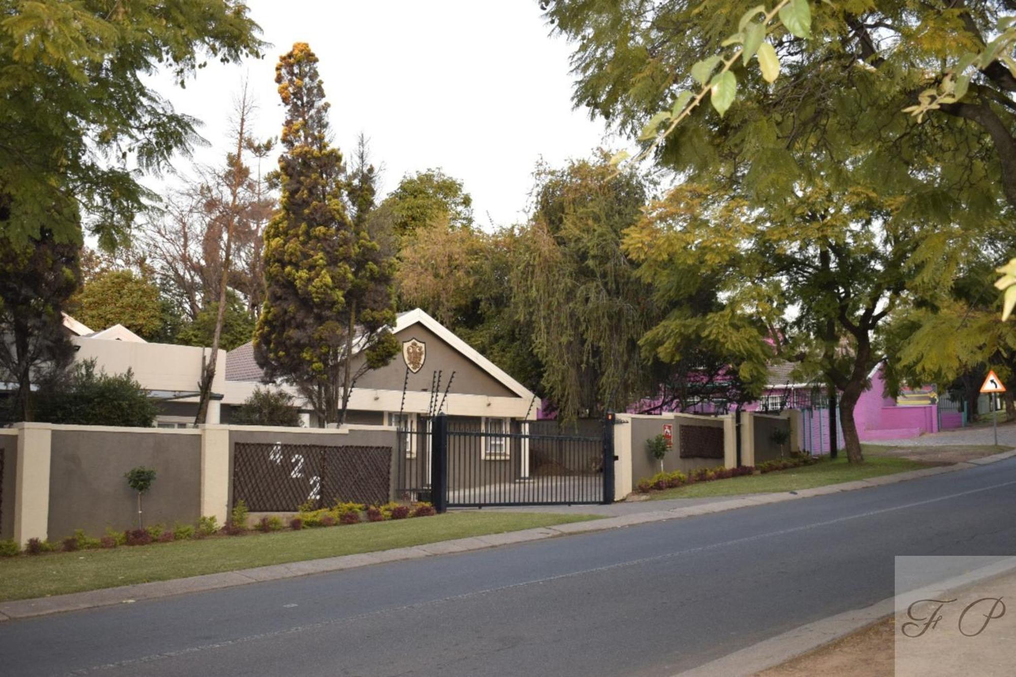 The Giraffe Room At Frederick'S Place Pretoria-Noord Exterior foto